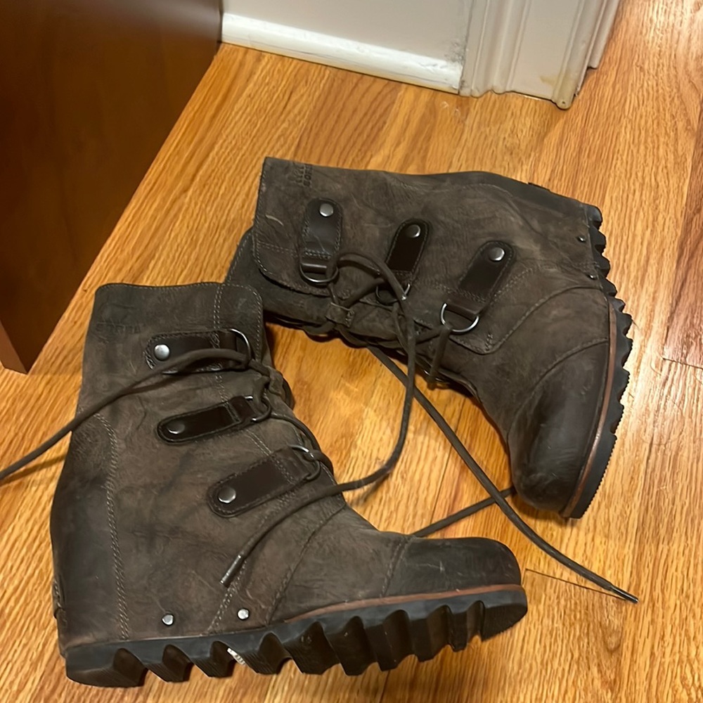 Sorel Joan of Arctic Women's Distressed Leather Wedge Boots Size 7